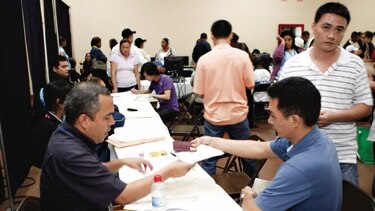 Servicio Nacional de Migración: se respetará a extranjeros con regularización extraordinaria