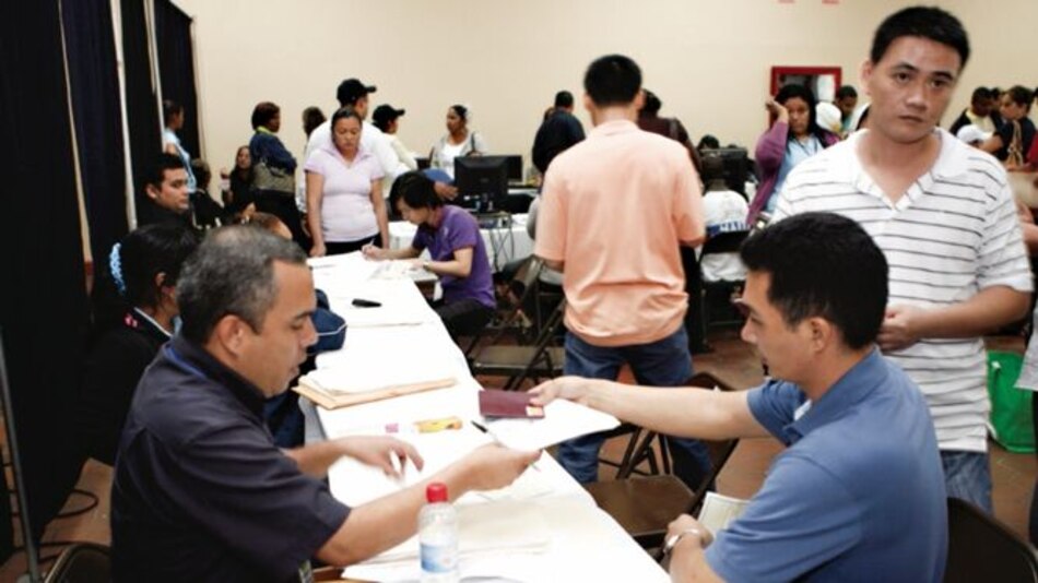 Servicio Nacional de Migración: se respetará a extranjeros con regularización extraordinaria