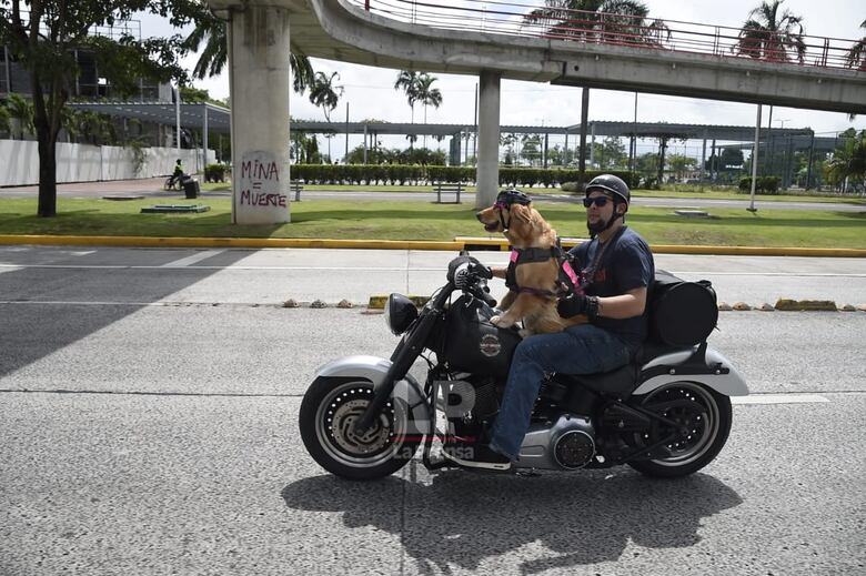 Motorizados se suman a las protestas en las calles por el nuevo contrato minero