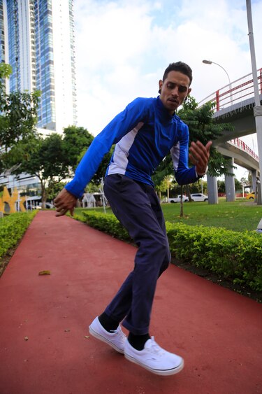 Panamá urbana: B-boy Arnold desafía la gravedad