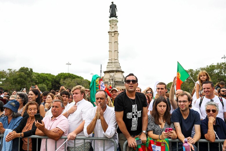 JMJ: jóvenes se vuelcan a las calles para saludar al papa Francisco
