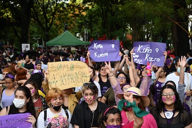 Miles salen a las calles en el mundo para pedir el fin de la violencia contra las mujeres