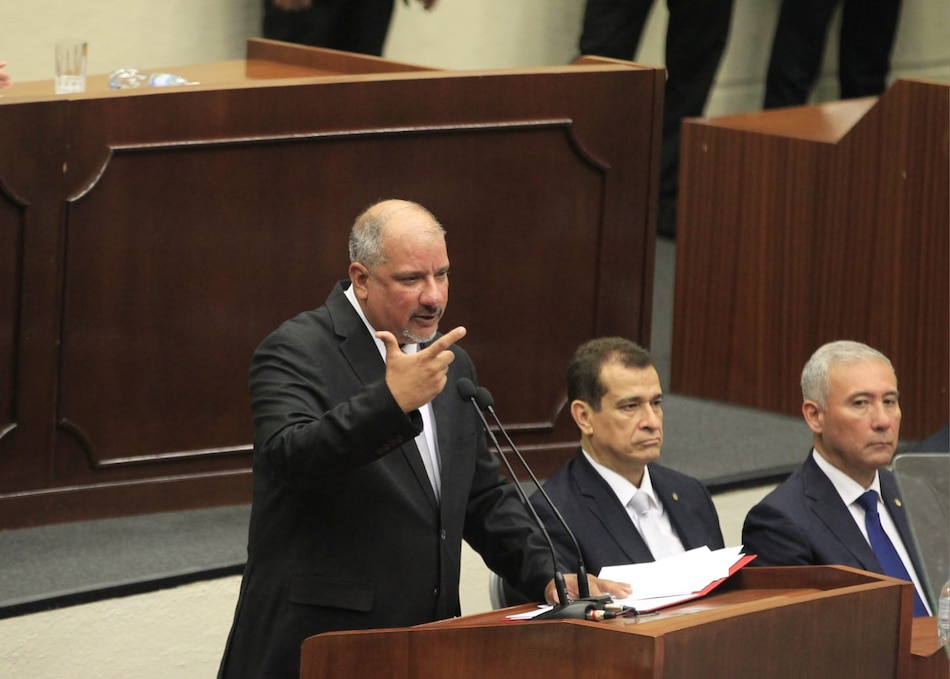 Jorge Herrera promete reformas a la Carrera Legislativa y la digitalización de la Asamblea Nacional