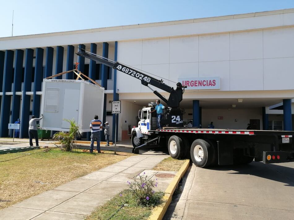 Instalan una unidad modular para evitar contaminación dentro del hospital Gustavo Nelson Collado