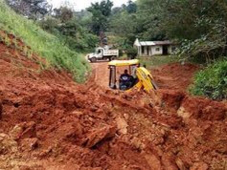 Veraguas: Sinaproc atiende emergencias en puentes en la vía hacia Mariato