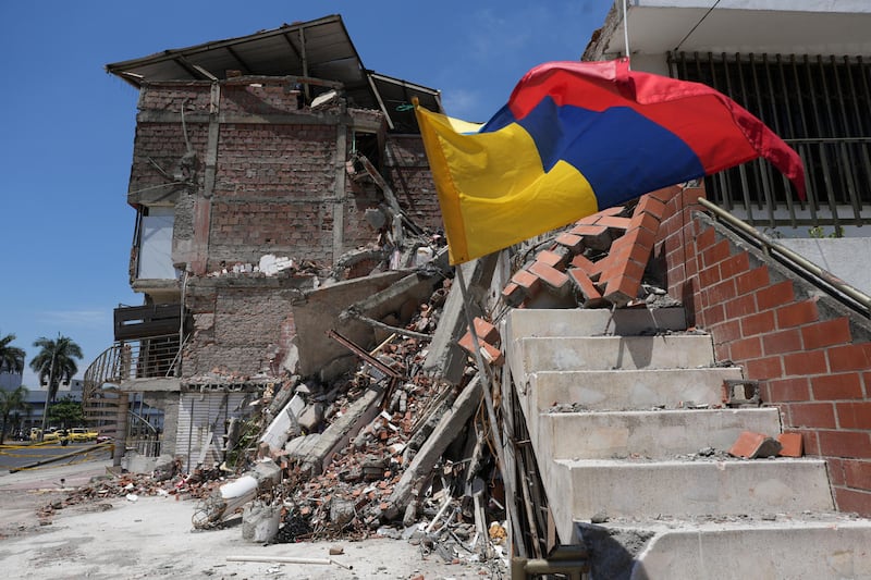 Al menos 329 personas han fallecido en el terremoto de Colombia y 247 siguen desaparecidas
