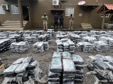 Puertos, aeropuertos y drones: las estrategias del narcotráfico en 2025
