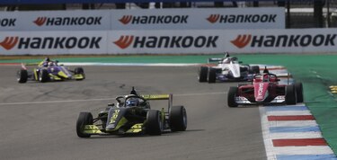 Hankook y las chicas al poder: Comienza la serie W con neumáticos Hankook en los fines de semana de carreras de Fórmula 1