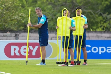 Thomas Christiansen planifica con calma la recta final hacia el Mundial 2026