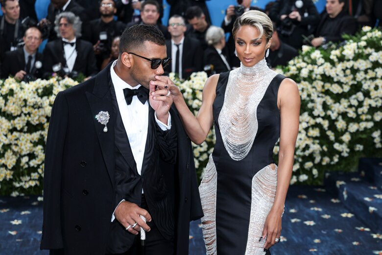 Met Gala se llena de estrellas del deporte; Colin Kaepernick lidera la presencia deportiva