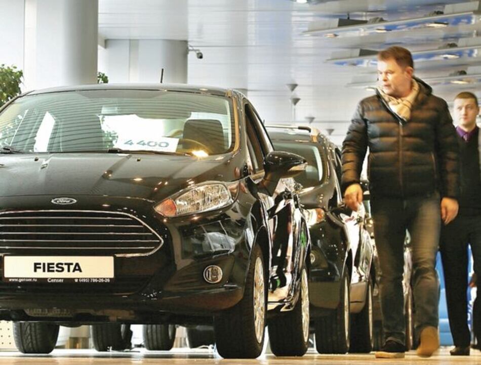 Regulación de emisiones europea presiona a fabricante de vehículos