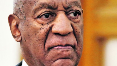 Mujer critica al comediante Bill Cosby