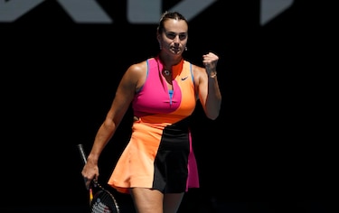 Sabalenka impone su jerarquía ante Mboko y avanza a cuartos