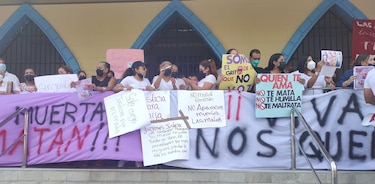 Realizan marcha y vigilia tras feminicidio de comerciante chiricana