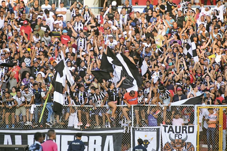 El Tauro conquista su título 15