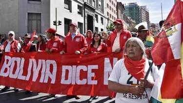 Candidatos acusan al TSE de favorecer a Evo Morales