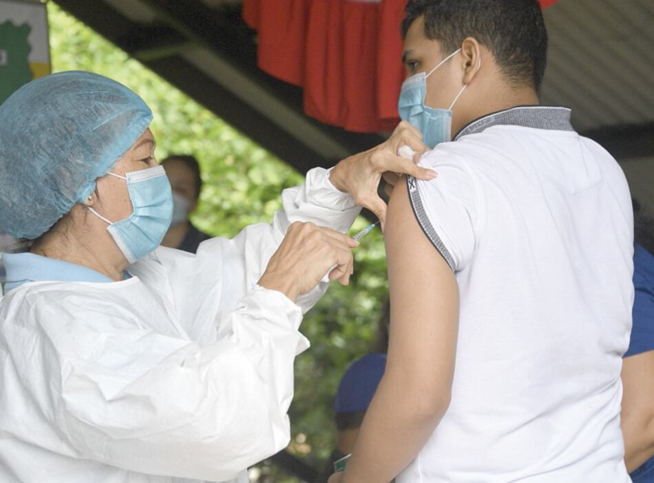 ‘Los adultos debemos vacunarnos para proteger a los niños’: Eduardo Ortega