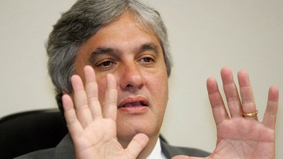 El arresto del jefe oficialista en el Senado agrava la crisis en Brasil