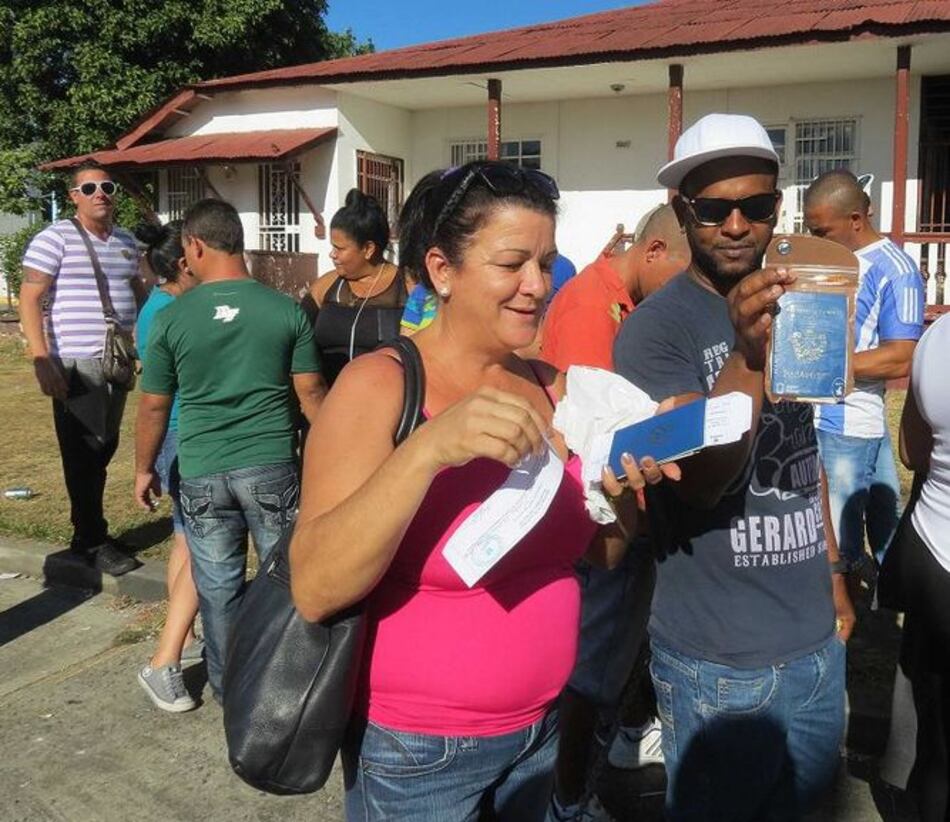 Concluye el traslado de migrantes cubanos de Panamá a México