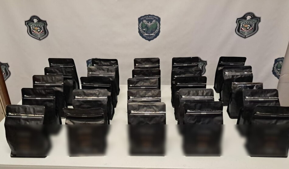 Decomisan droga camuflada en café con destino a Australia en el Aeropuerto de Tocumen