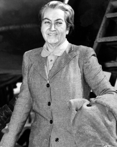 Rinden homenaje a Gabriela Mistral