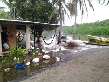 Chitré: 31 familias fueron afectadas por oleajes