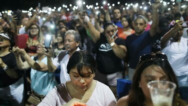 Donald Trump dice que Estados Unidos 'debe condenar' el supremacismo blanco