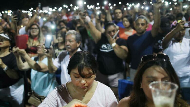 Donald Trump dice que Estados Unidos 'debe condenar' el supremacismo blanco