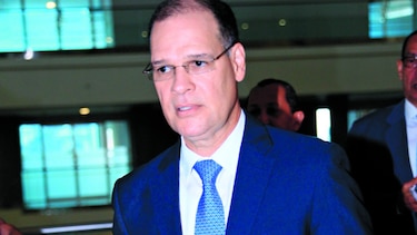 Diputado Pedro Miguel González tituló 20 hectáreas por 138 dólares