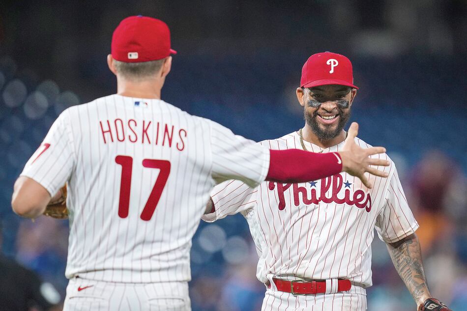 Edmundo Sosa maravilla a sus compañeros con su exquisita defensa