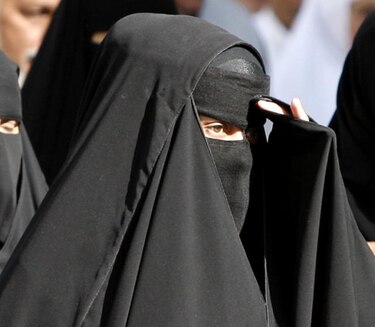 Mujeres sauditas rastreadas electrónicamente en viajes al extranjero