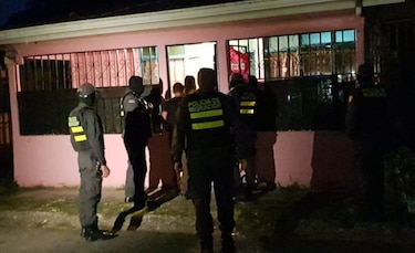 Costa Rica desarticula una red de tráfico de migrantes cubanos; usaban territorio panameño