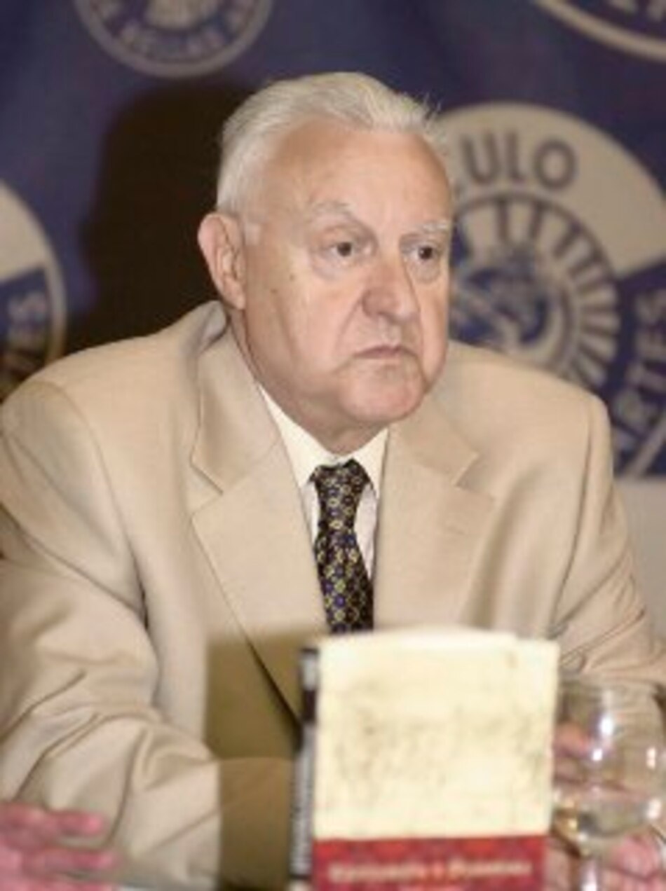 Joseph Pérez gana el Asturias