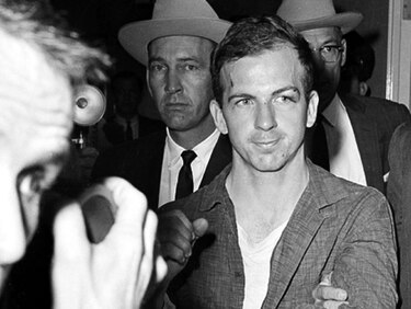 Oliver Stone cuenta quién no mató a JFK