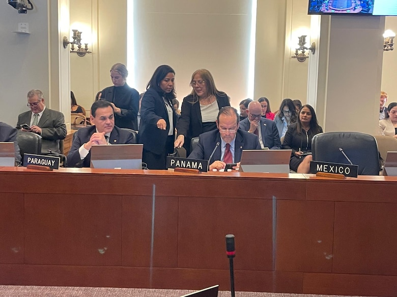 ‘El pueblo venezolano quiere ir a una democracia’, dice el canciller panameño Javier Martínez Acha