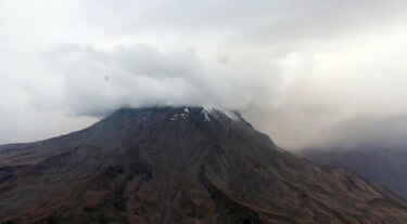 Declaran emergencia en el sur de Perú por la actividad del volcán Ubinas
