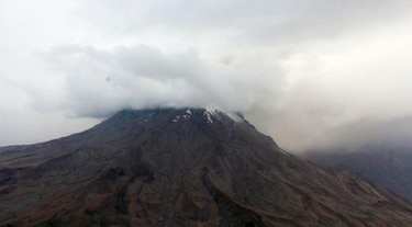 Declaran emergencia en el sur de Perú por la actividad del volcán Ubinas