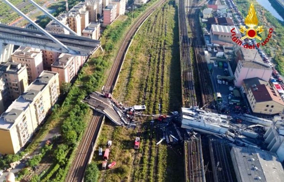 Rabia y dolor en Italia tras derrumbe de puente en Génova