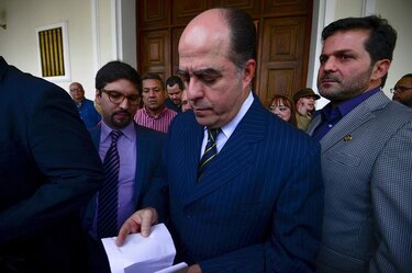 Oposición venezolana lleva a ONU y OEA casos de detenciones