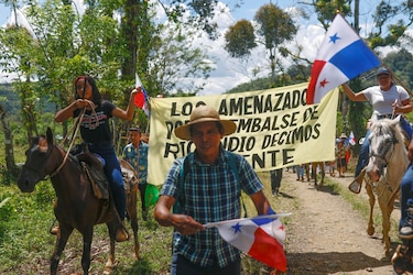 Comunidades marcharon en rechazo al embalse de río Indio; Canal defiende su urgencia