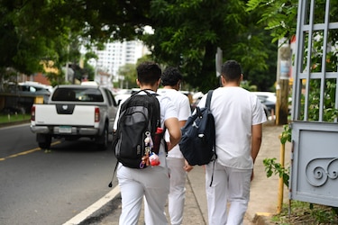 Universidades particulares rechazan regular el ingreso a facultades de medicina