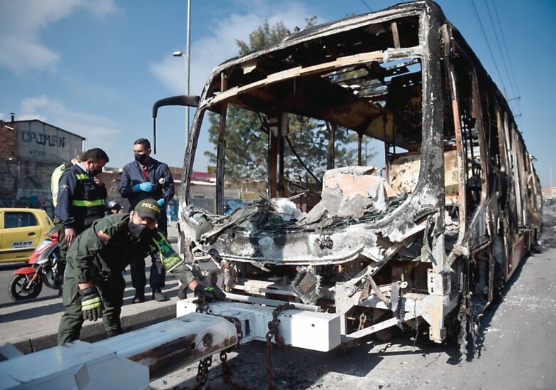Violentas protestas en Bogotá contra abusos de la Policía