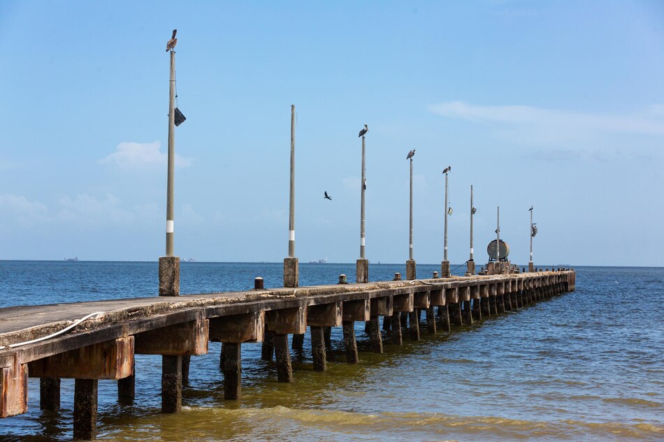 El flujo de viajeros y el comercio, en declive entre Trinidad y Venezuela por la crisis