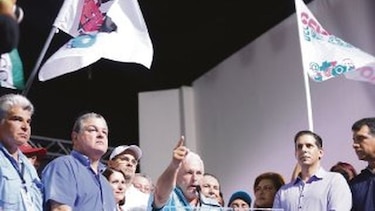 CD apunta contra la oposición
