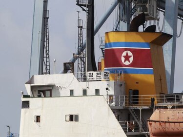 Panamá libera a 32 de 35 norcoreanos detenidos con armas cubanas