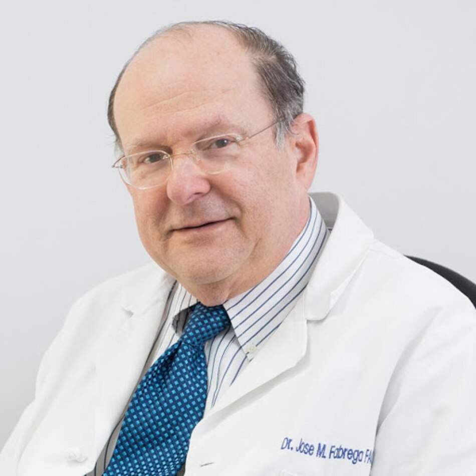 Colegio Americano de Cirujanos distingue a doctor panameño