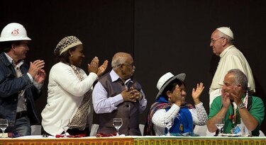 El papa Francisco dice que ha llegado la hora de un cambio de sistema