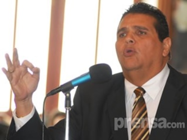 Gálvez presenta proyecto de ley sobre la reelección inmediata