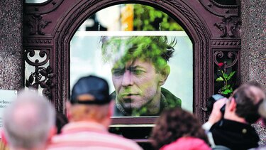 Berlín desvela placa en honor a David Bowie