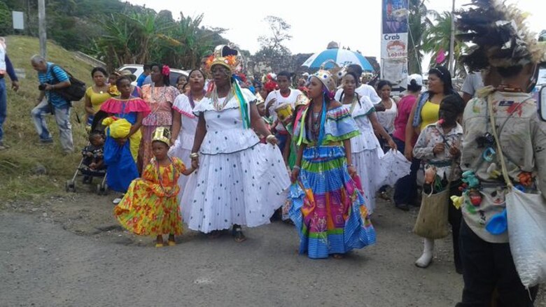 Ritmo y color en el Festival de la Pollera Conga